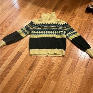 Chic Chevron Turtleneck Sweater - Yellow and Green
